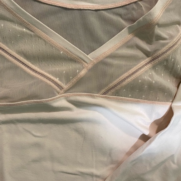 Lululemon just breathe long sleeve size 8 - Picture 7 of 13